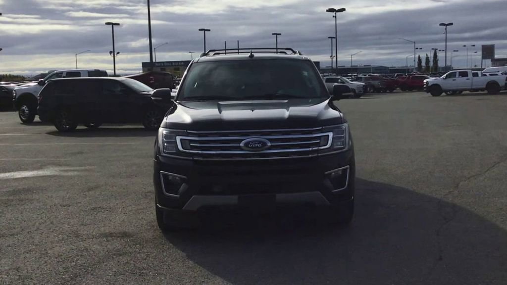 Used 2021 Ford Expedition Limited image 3