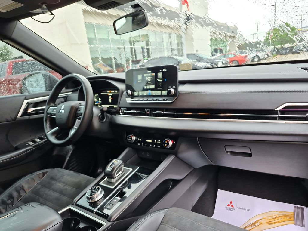 Used 2023 Mitsubishi Outlander SE Black Edition FWD image 23