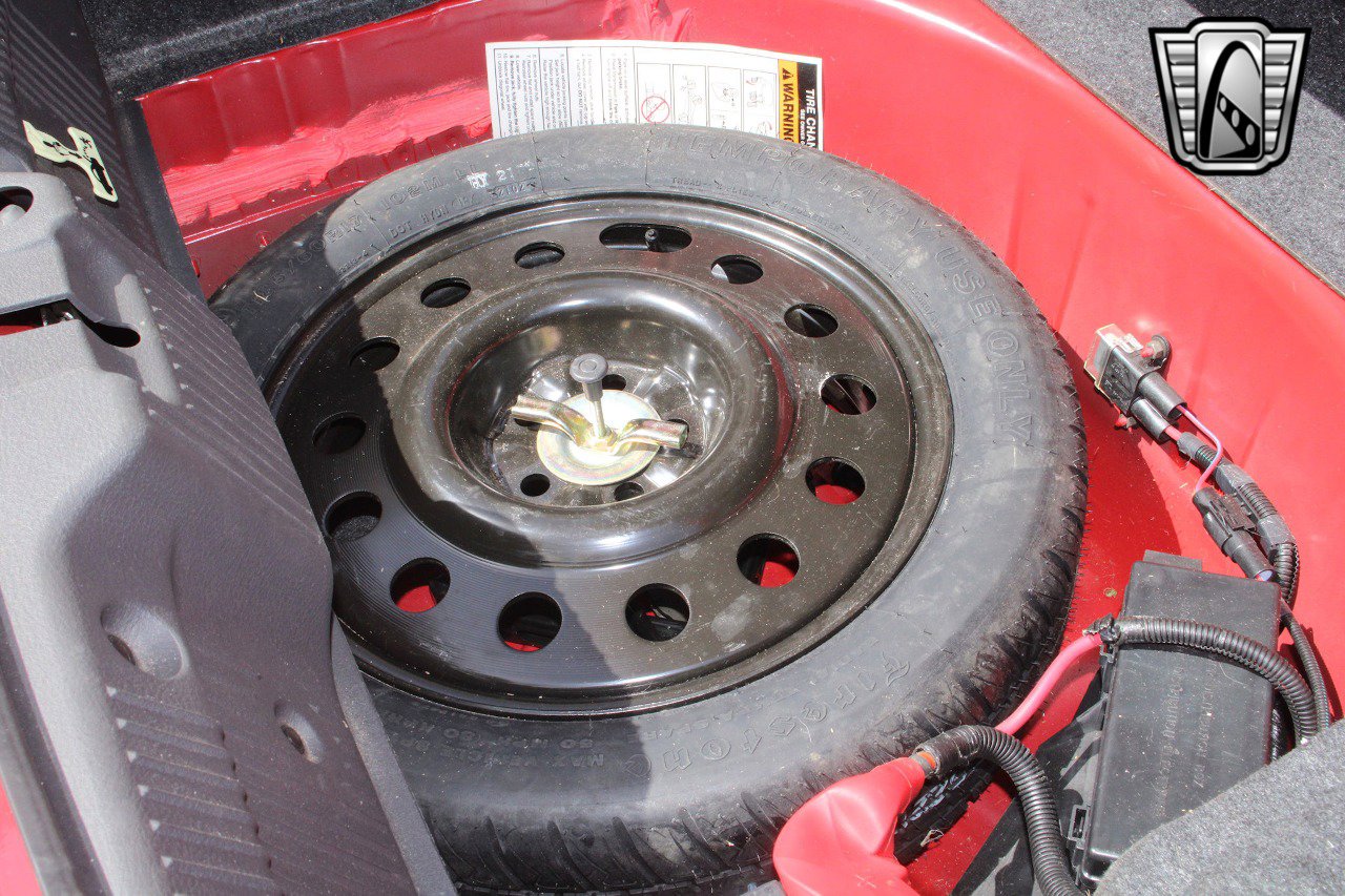 Used 2002 Ford Thunderbird image 22