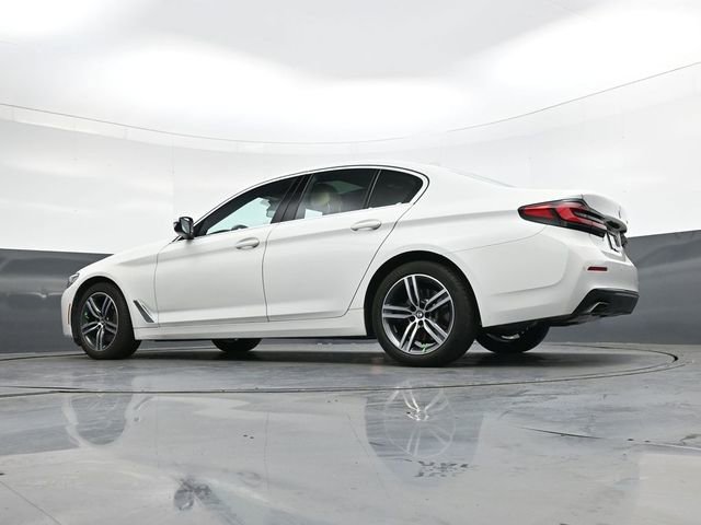 Used 2023 BMW 530i w/ Convenience Package image 32