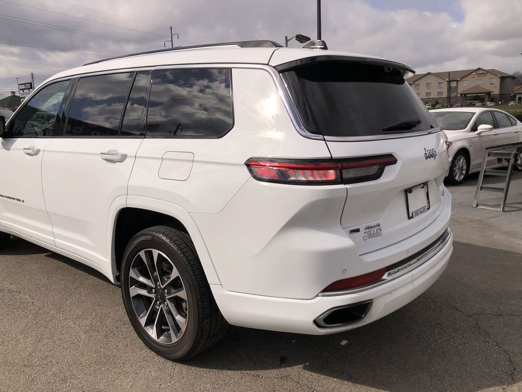 Used 2023 Jeep Grand Cherokee L Overland w/ Advanced Protech Group III AWD/4WD image 12