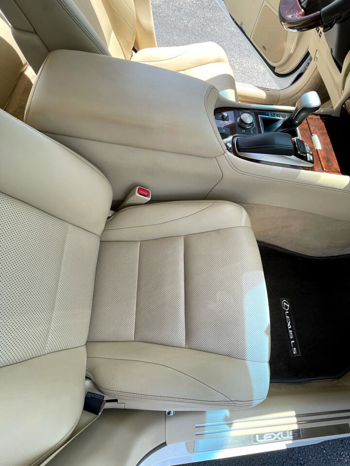 Used 2015 Lexus LS 460 Luxury image 19