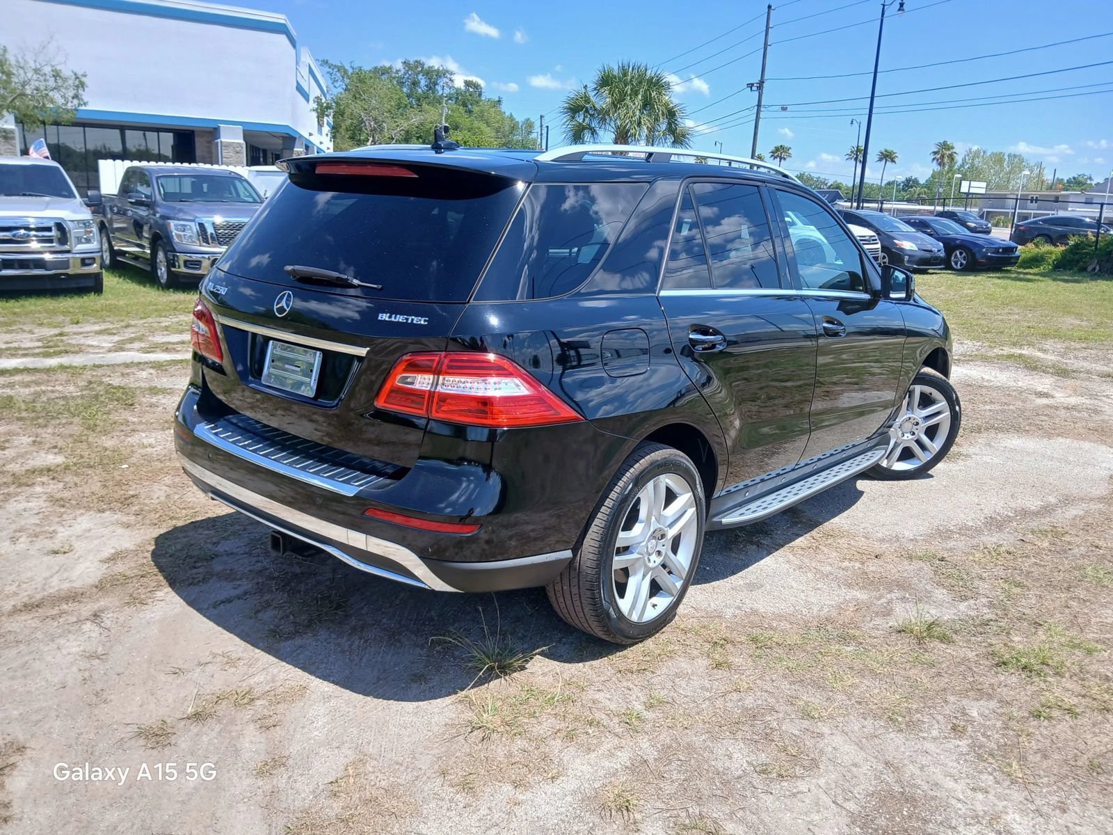 Used 2015 Mercedes-Benz ML 250 BlueTEC 4MATIC w/ Premium 1 Package image 5