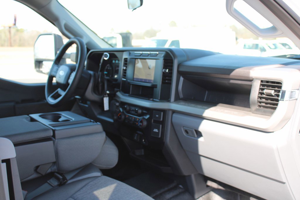 Used 2024 Ford F350 XL w/ XL Chrome Package image 12
