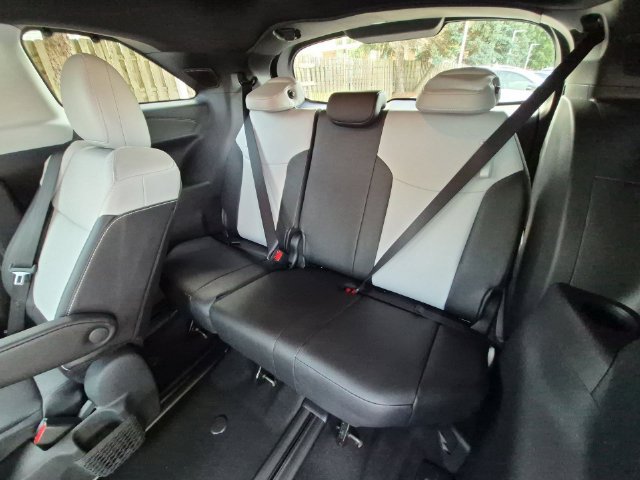 Certified 2026 Toyota Sienna XSE FWD image 25