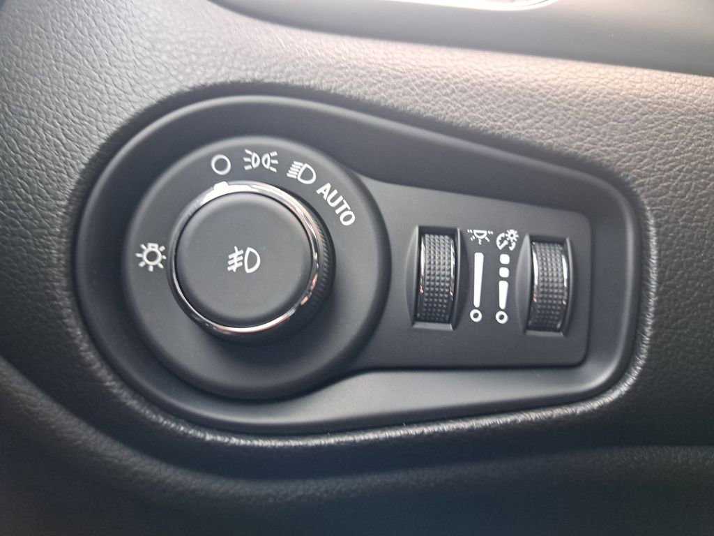 Used 2022 Jeep Renegade Latitude image 26