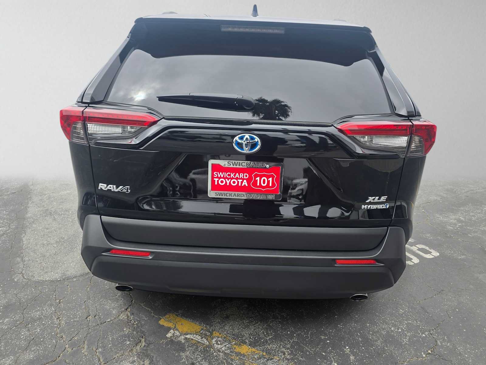 Used 2024 Toyota RAV4 XLE AWD/4WD image 4