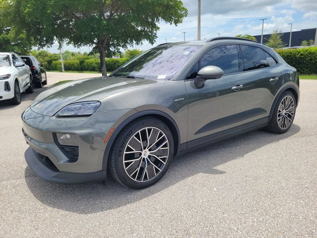 Used 2025 Porsche Macan Electric RWD image 4