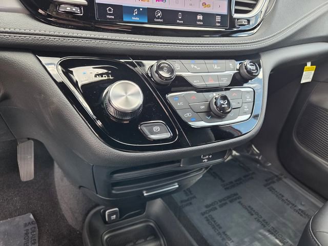 New 2026 Chrysler Pacifica Select FWD image 22
