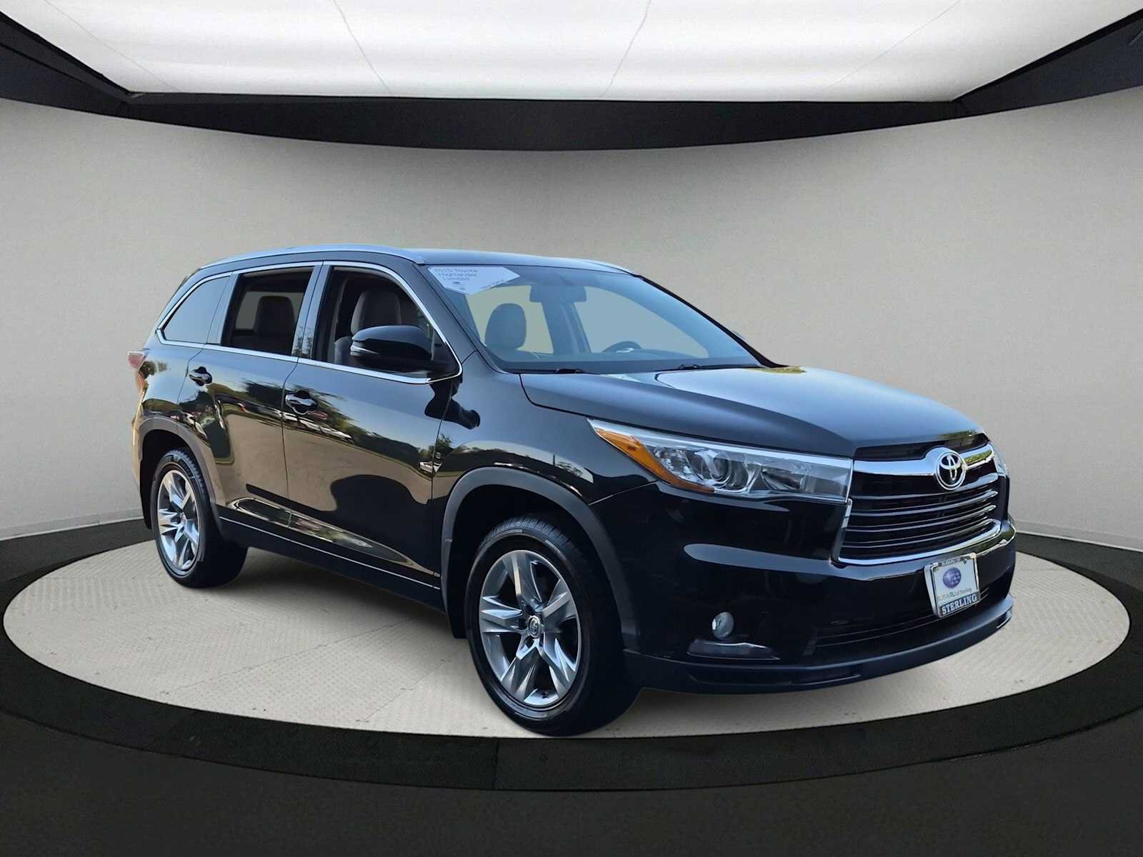 Used 2015 Toyota Highlander Limited AWD/4WD image 2