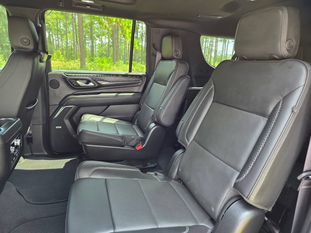 Used 2024 GMC Yukon XL Denali w/ Denali Reserve Package AWD/4WD image 18