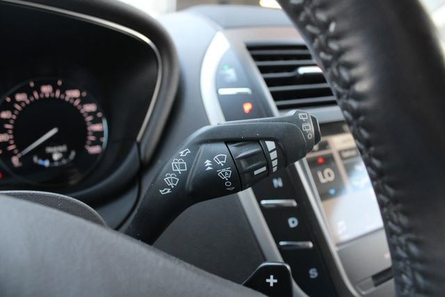 Used 2018 Lincoln MKC Select w/ Lincoln MKC Climate Package FWD image 14