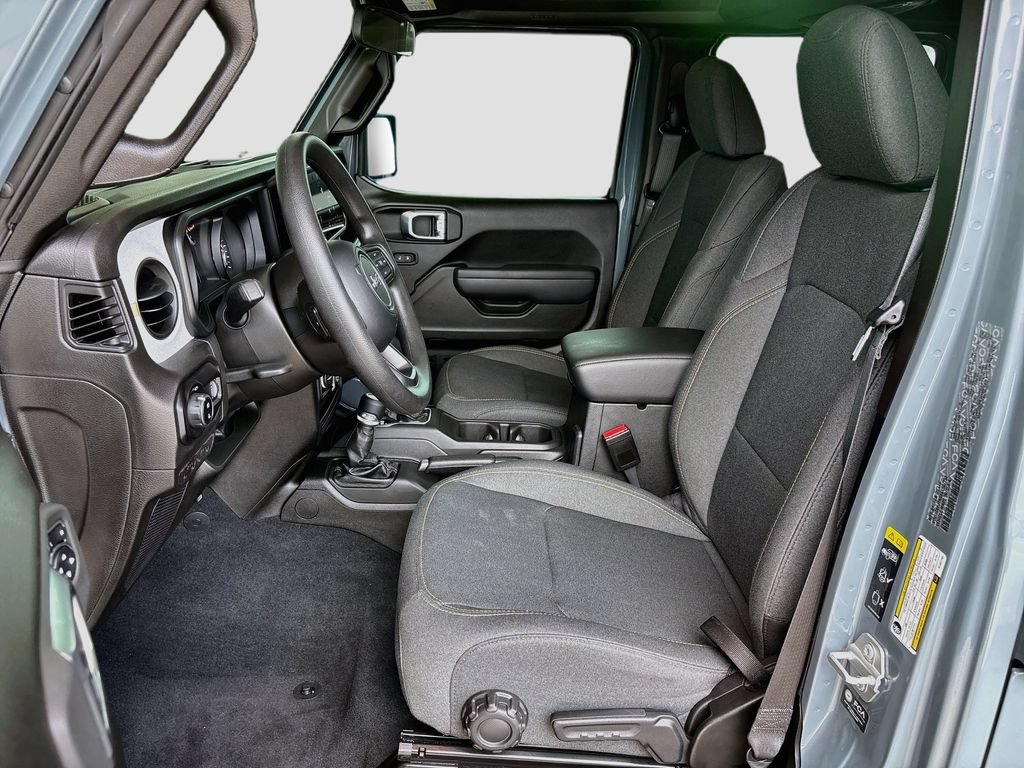 Used 2025 Jeep Gladiator Sport AWD/4WD image 18