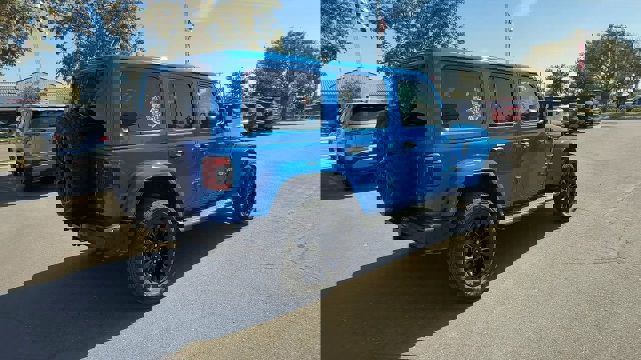 Used 2021 Jeep Wrangler Unlimited Sahara w/ Cold Weather Group image 7