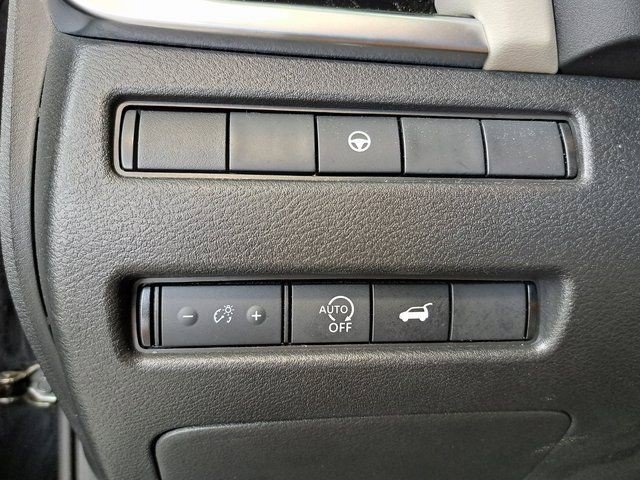 Used 2023 Nissan Rogue SL AWD/4WD image 13