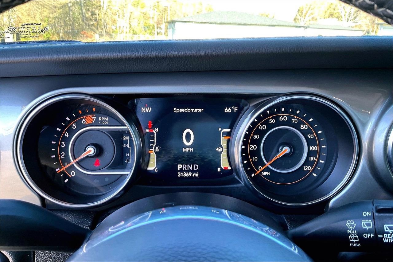 Certified 2023 Jeep Wrangler Sahara w/ Cold Weather Group image 10