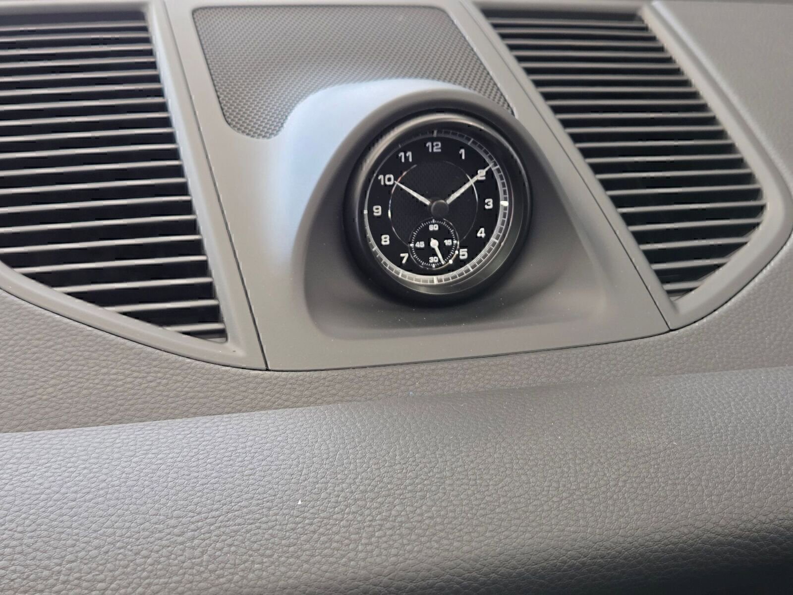 Certified 2026 Porsche Macan image 20