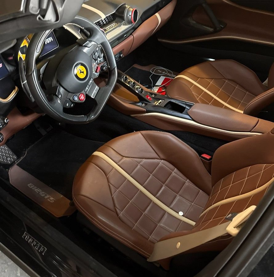 Used 2022 Ferrari 812 GTS RWD image 3