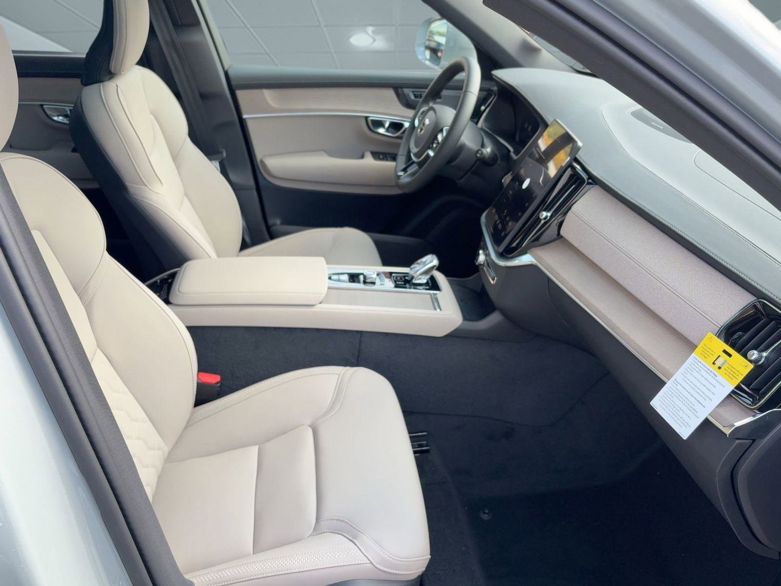 New 2026 Volvo XC90 B6 Plus w/ Protection Package image 29