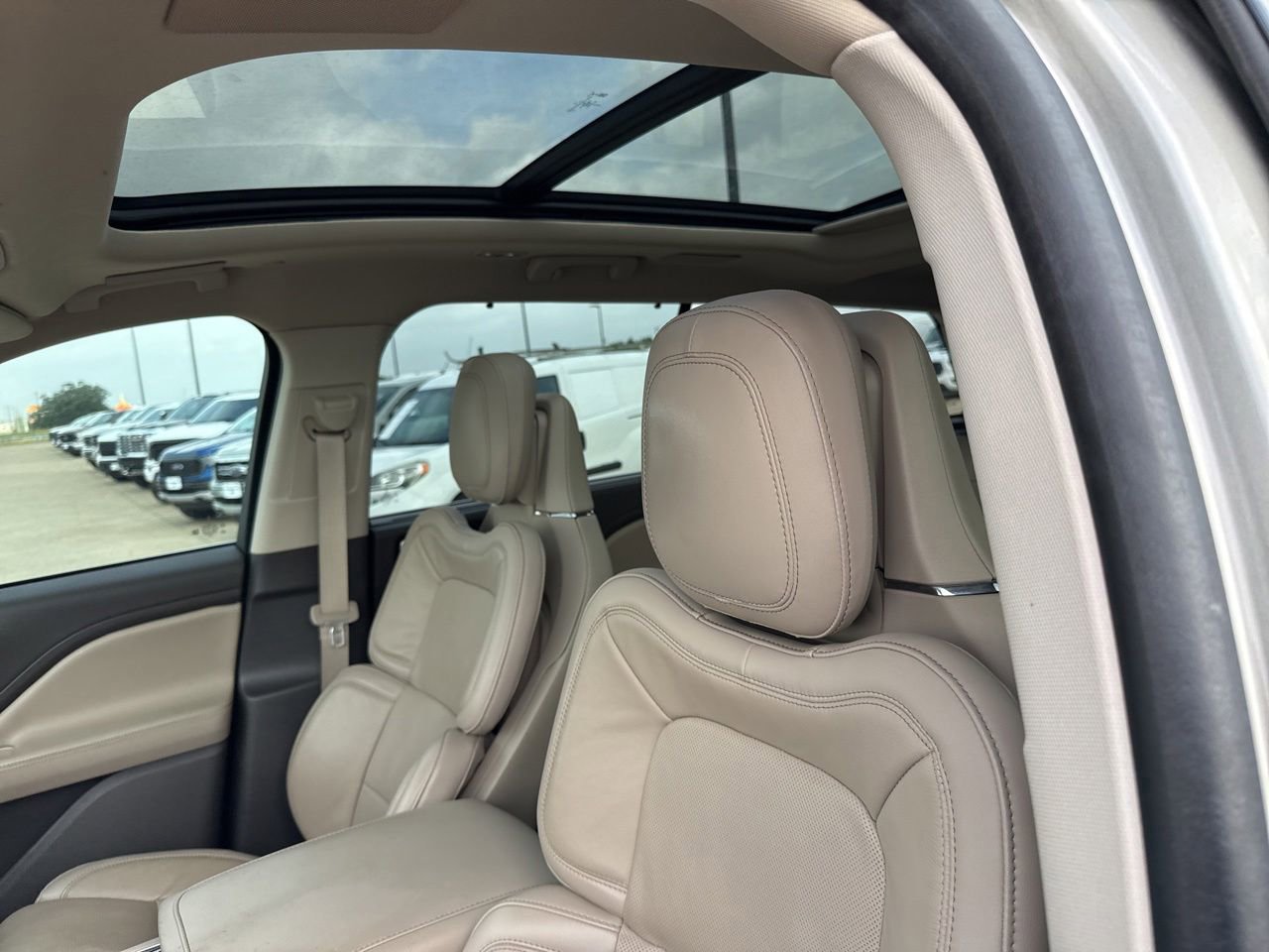 Used 2023 Lincoln Aviator Reserve w/ Equipment Group 201A AWD/4WD image 21