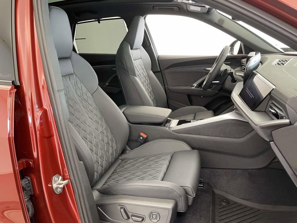New 2025 Audi SQ5 Prestige image 23