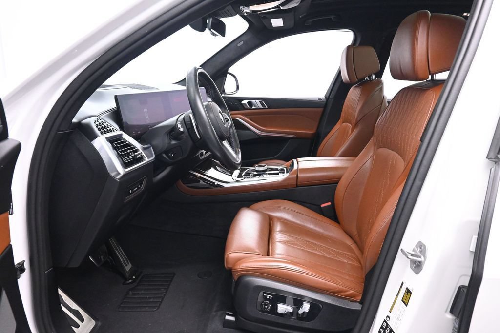 Used 2024 BMW X7 M60i w/ Executive Package AWD/4WD image 11
