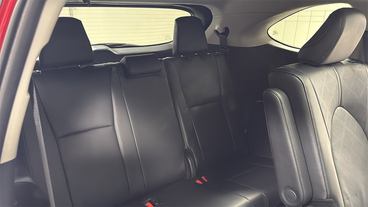 Certified 2025 Toyota Highlander Platinum image 17