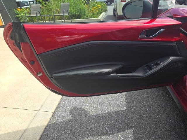 Used 2016 MAZDA MX-5 Miata Grand Touring RWD image 10