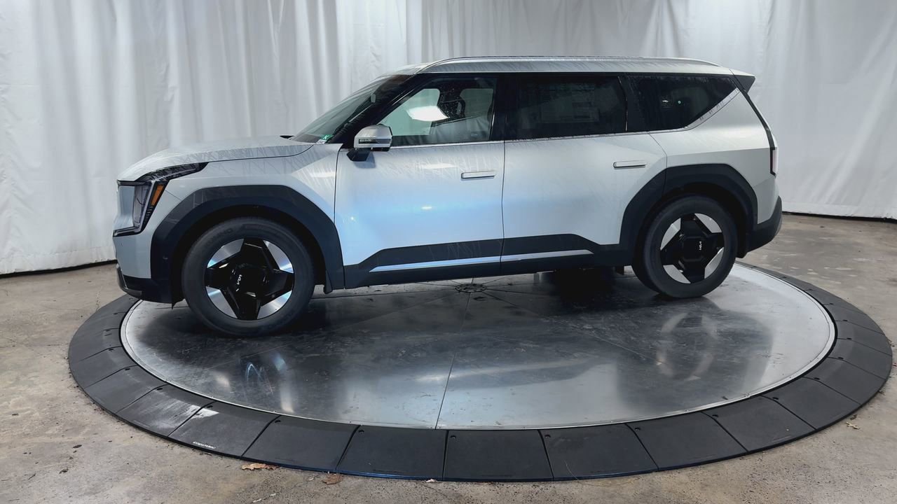 New 2026 Kia EV9 Wind image 5