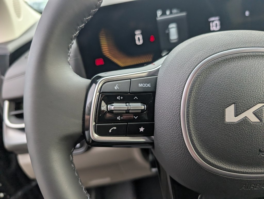 New 2026 Kia Carnival FWD image 10