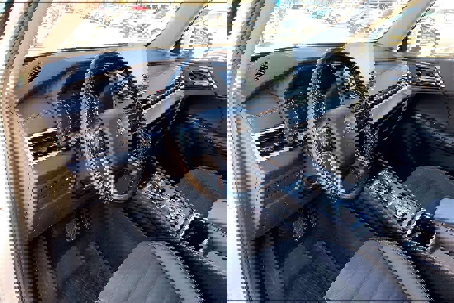 Used 2024 Mitsubishi Outlander SE image 17