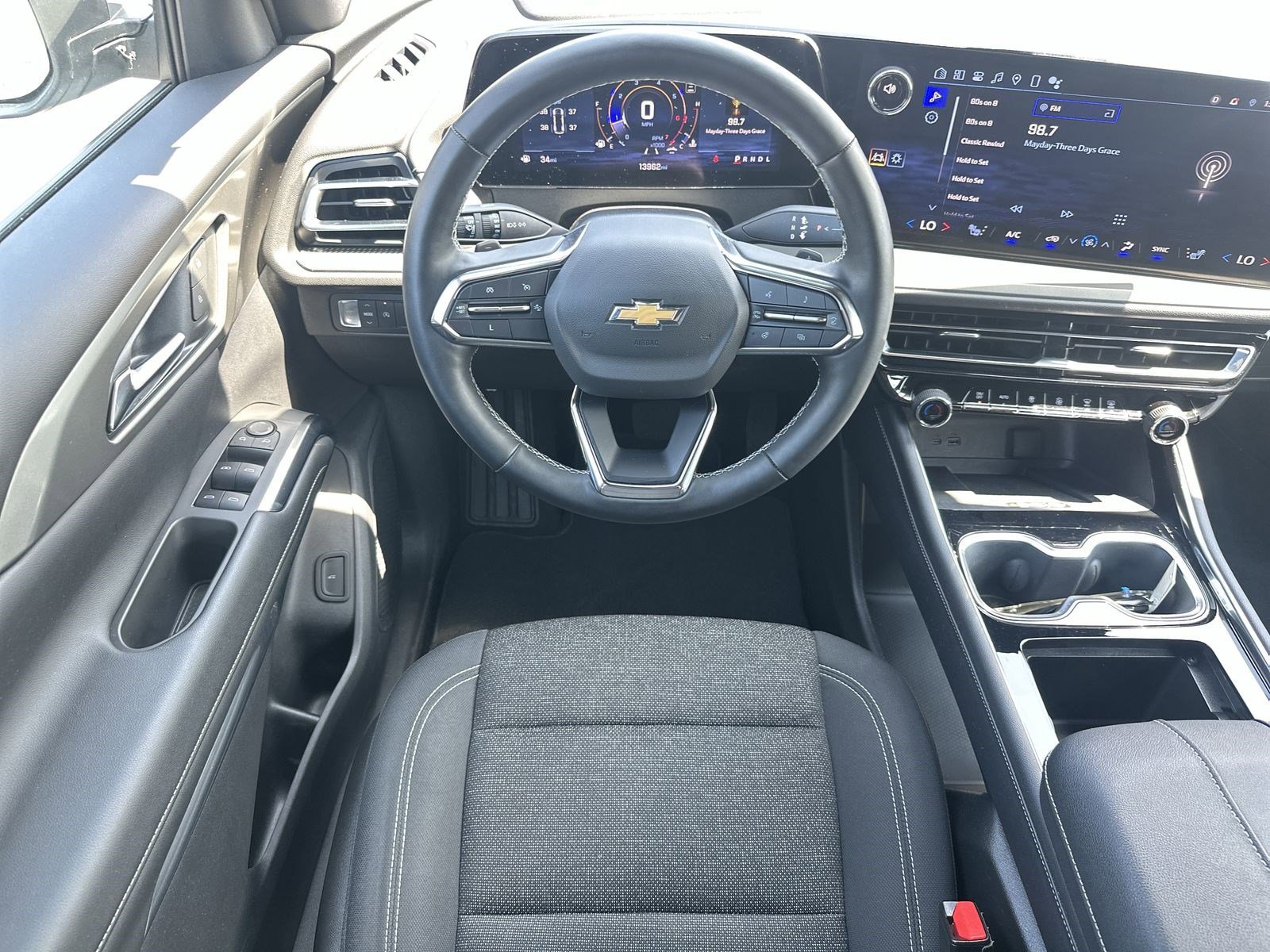 Used 2024 Chevrolet Traverse LT w/ LPO, Floor Liner Package FWD image 54