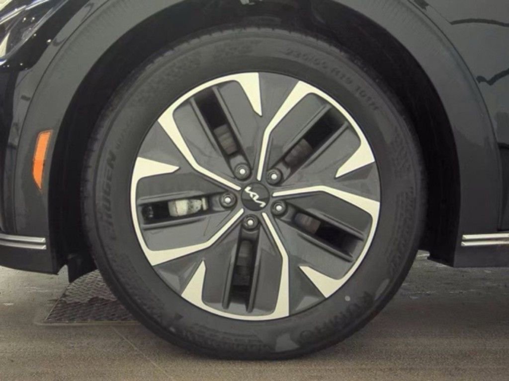 Used 2024 Kia EV6 Light AWD/4WD image 20