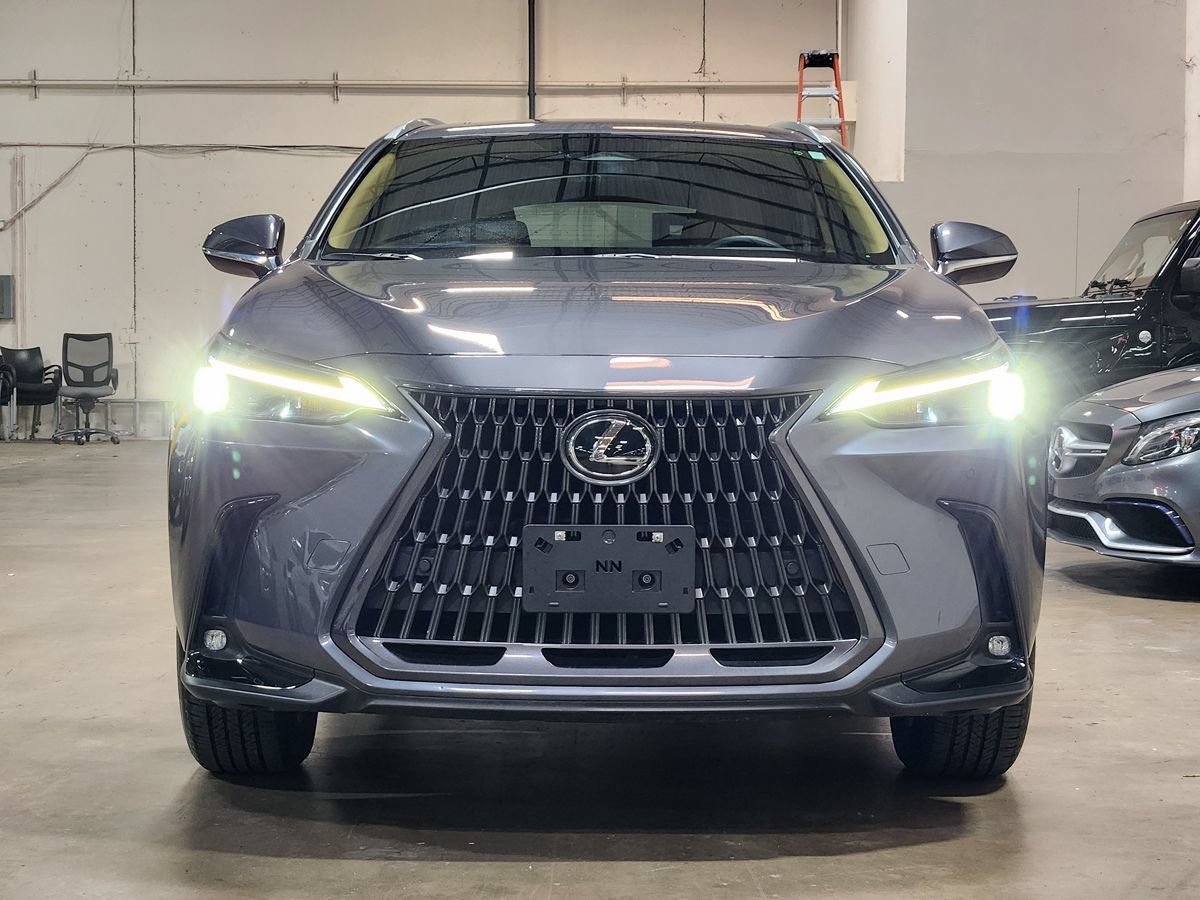 Used 2025 Lexus NX 250 FWD w/ Premium Package image 2