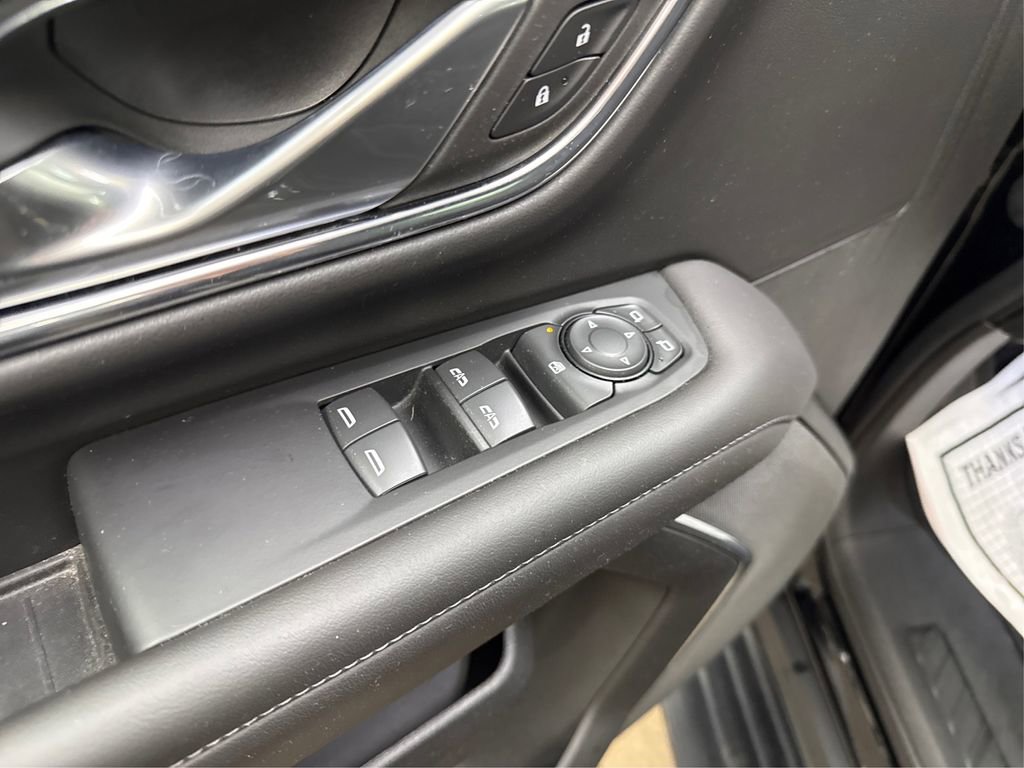 Used 2022 GMC Yukon SLE image 33