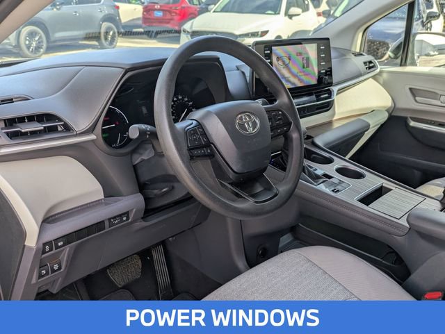 Used 2024 Toyota Sienna LE image 14