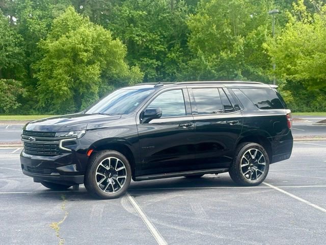 Used 2022 Chevrolet Tahoe RST w/ Luxury Package AWD/4WD image 2