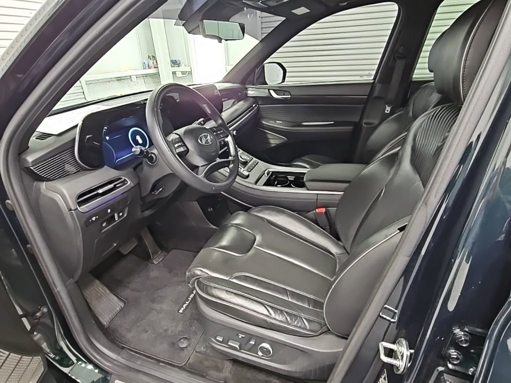 Used 2024 Hyundai Palisade Calligraphy image 11