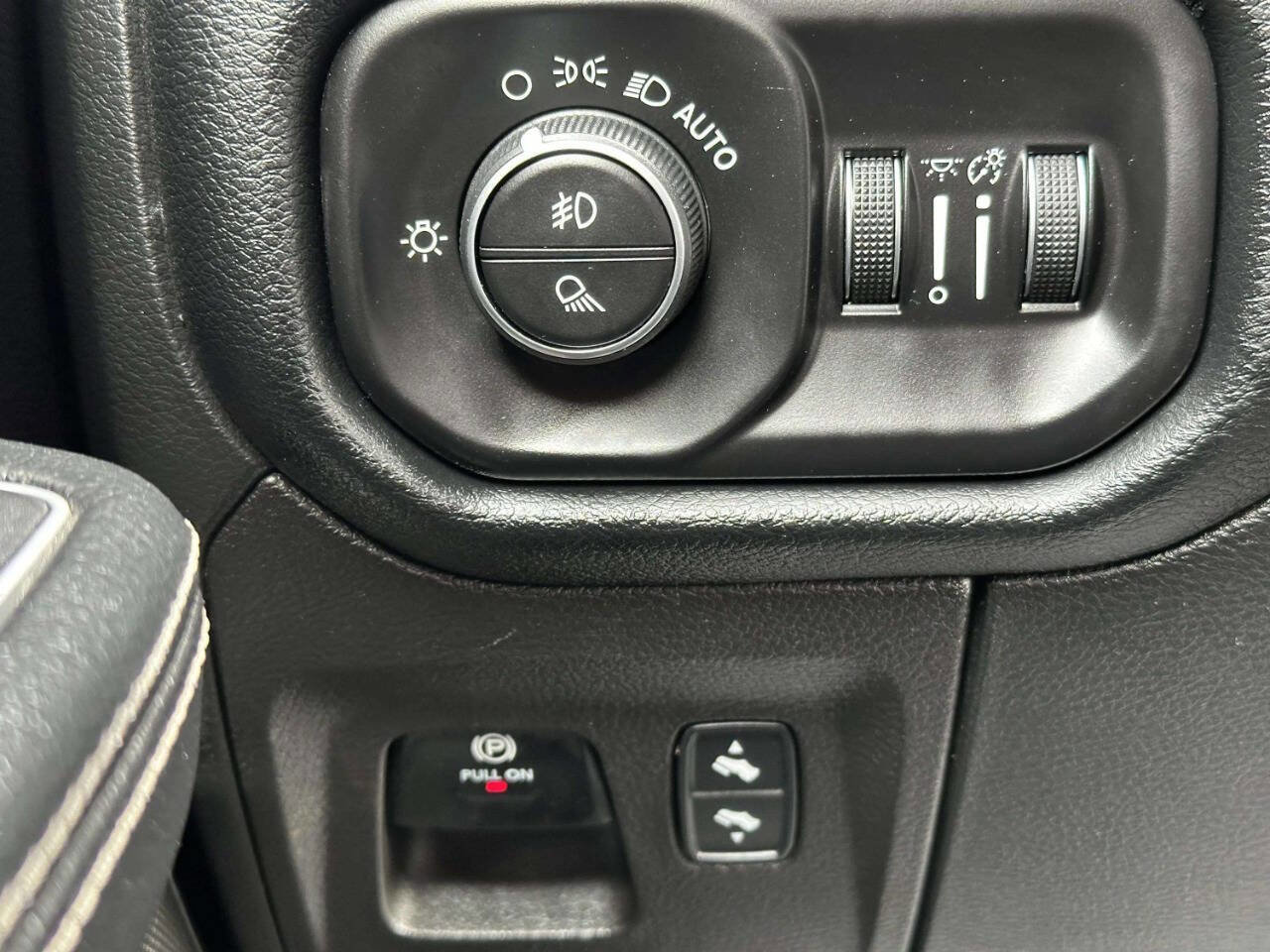 Used 2021 RAM 1500 Laramie image 32