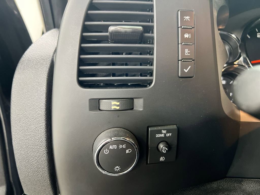 Used 2011 GMC Sierra 2500 SLE w/ SLE Preferred Package image 17