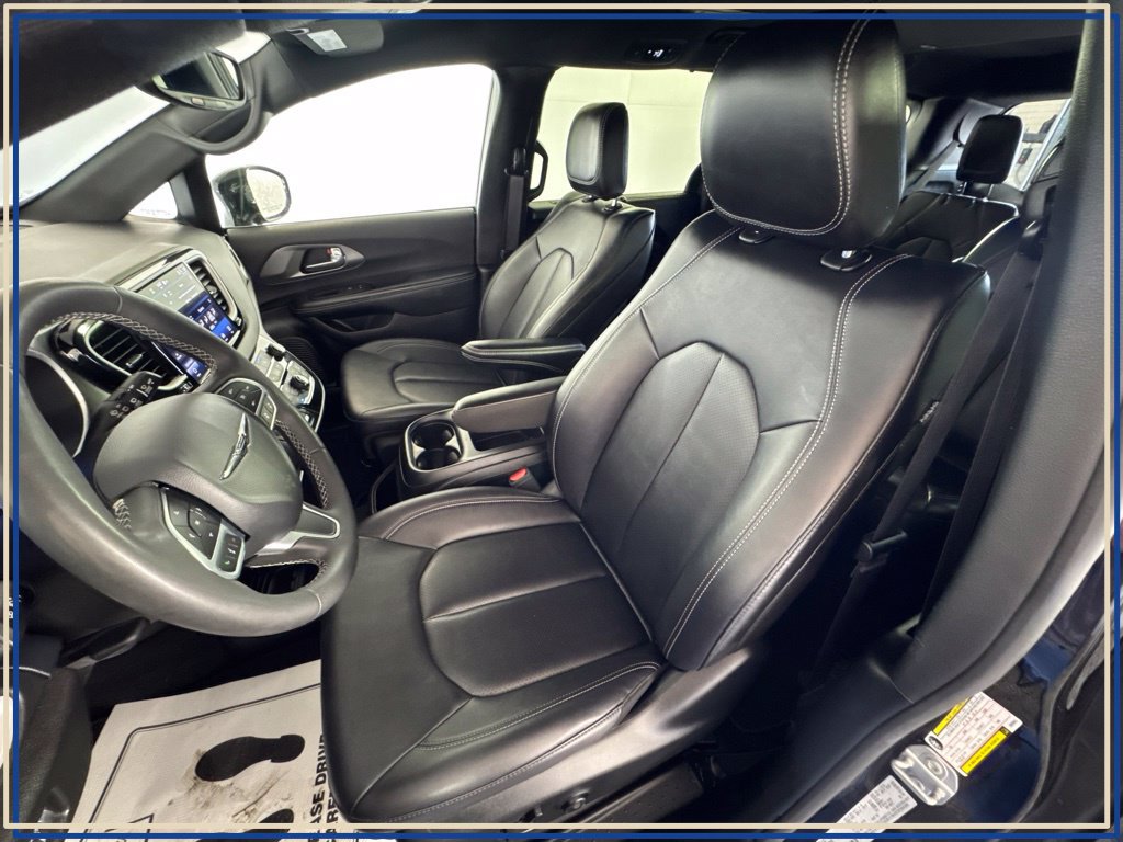 Certified 2025 Chrysler Pacifica Select FWD image 27