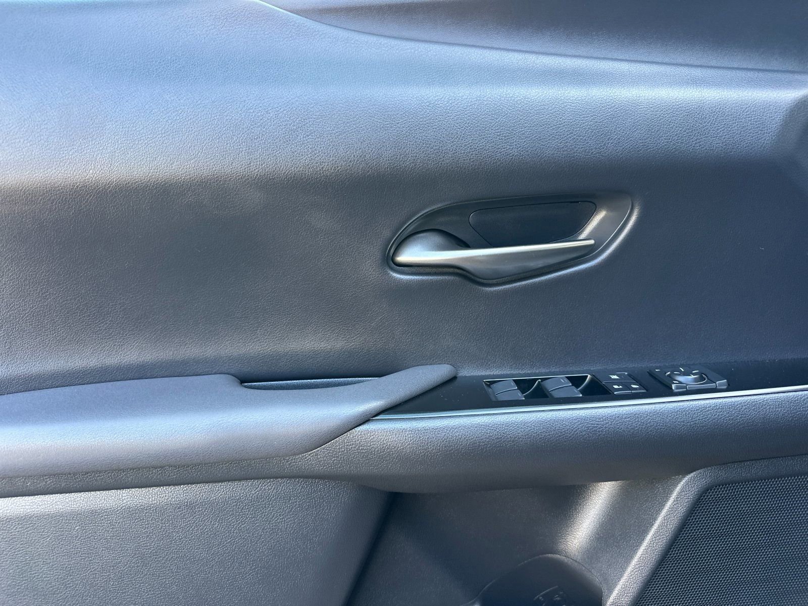 Used 2024 Lexus UX 250h FWD image 11