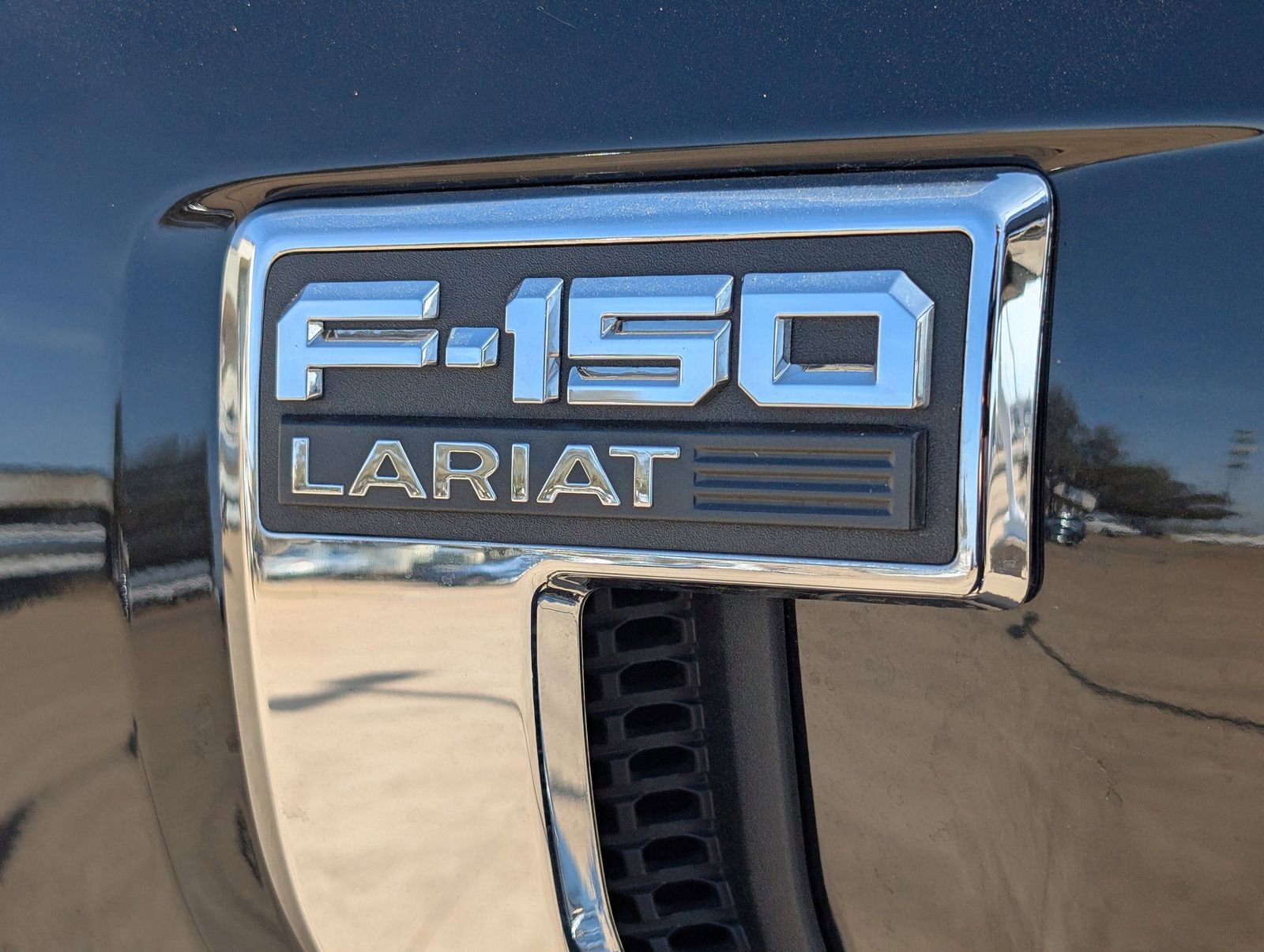 Used 2025 Ford F150 Lariat w/ Equipment Group 502A High image 8