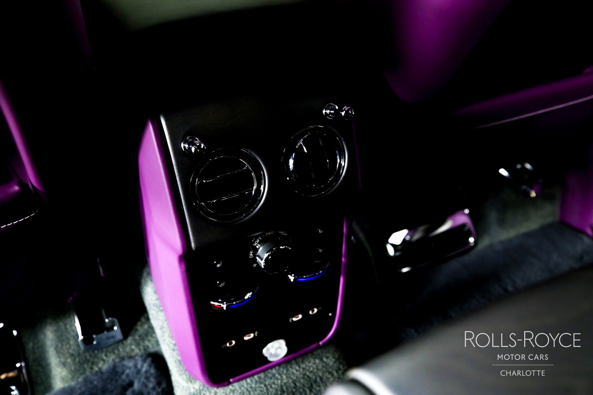 Used 2025 Rolls-Royce Cullinan image 20
