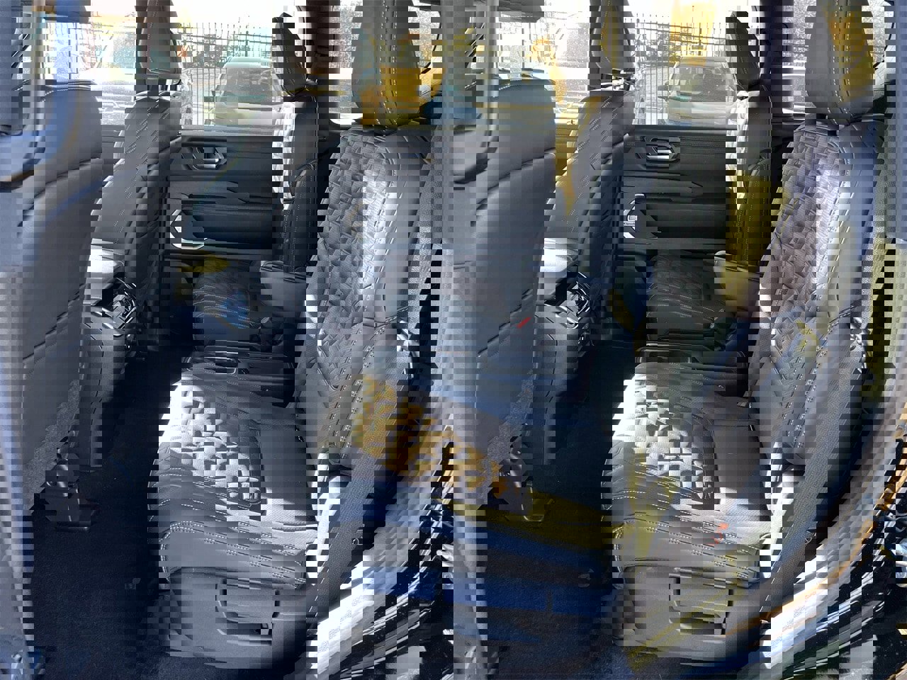 Certified 2025 Nissan Armada Platinum image 12