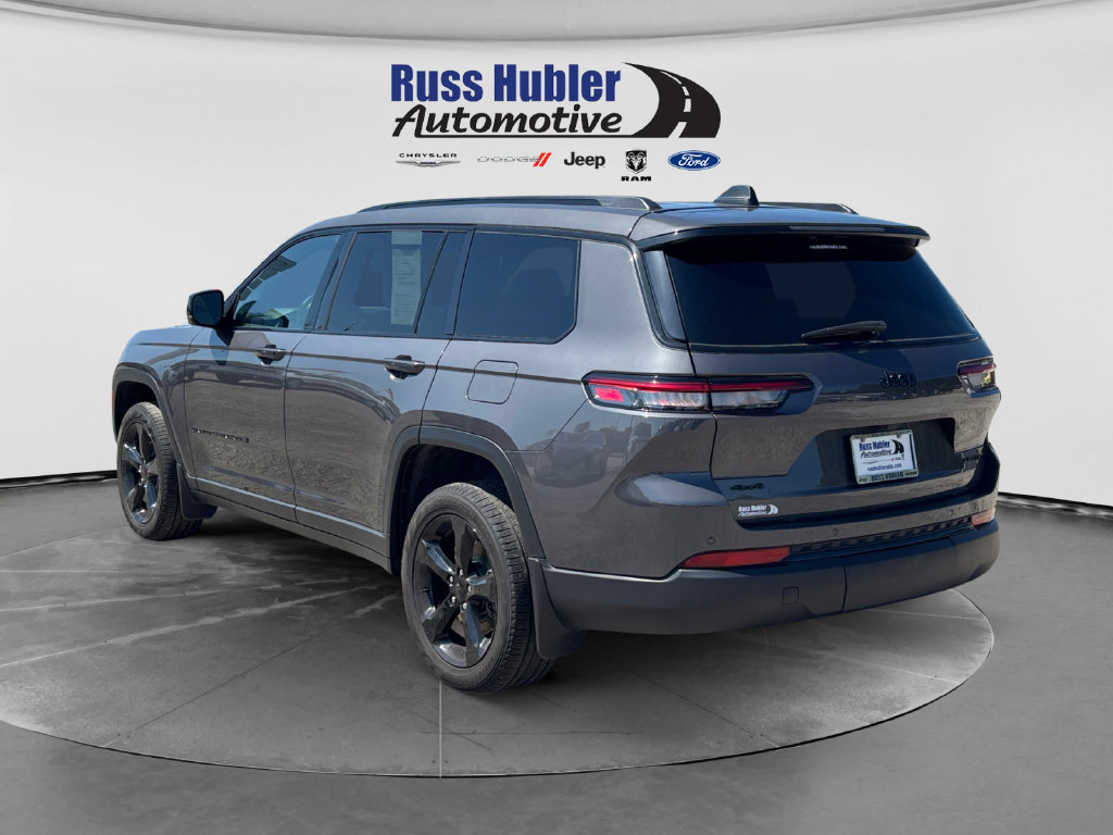 Used 2024 Jeep Grand Cherokee L Limited w/ Black Appearance Package AWD/4WD image 3