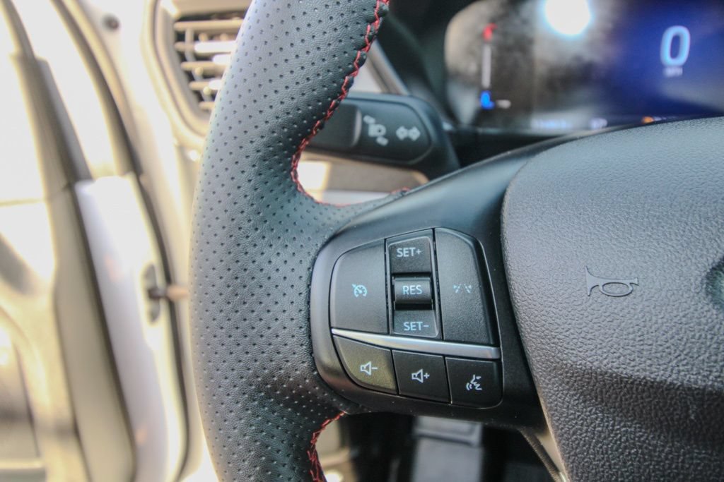 Used 2025 Ford Escape ST-Line Select AWD/4WD image 21