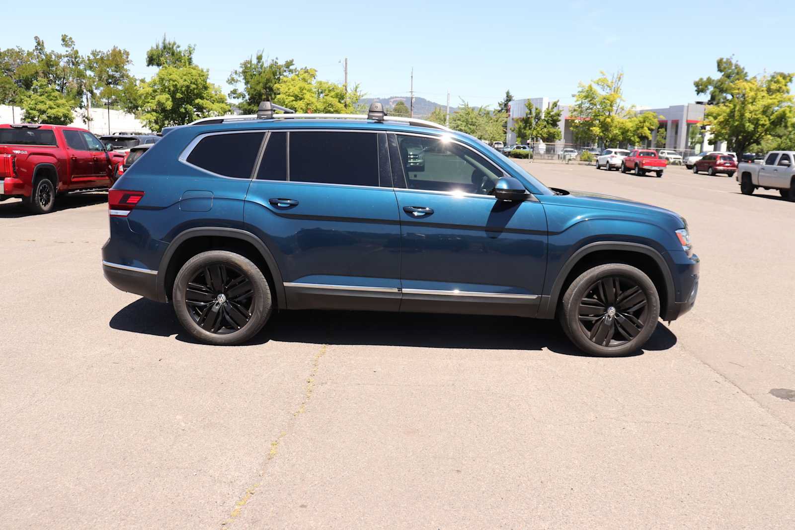 Used 2018 Volkswagen Atlas SEL Premium AWD/4WD image 4