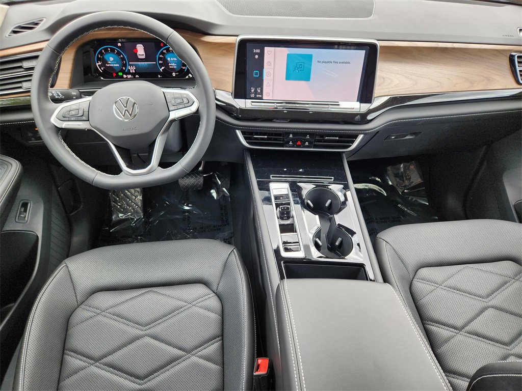 New 2025 Volkswagen Atlas SE image 2