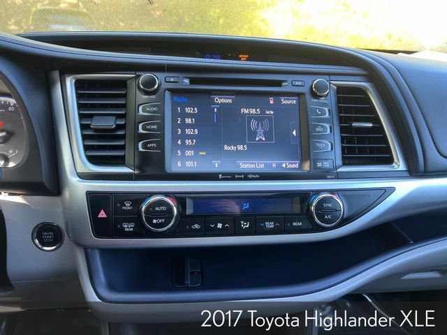 Used 2017 Toyota Highlander XLE AWD/4WD image 17
